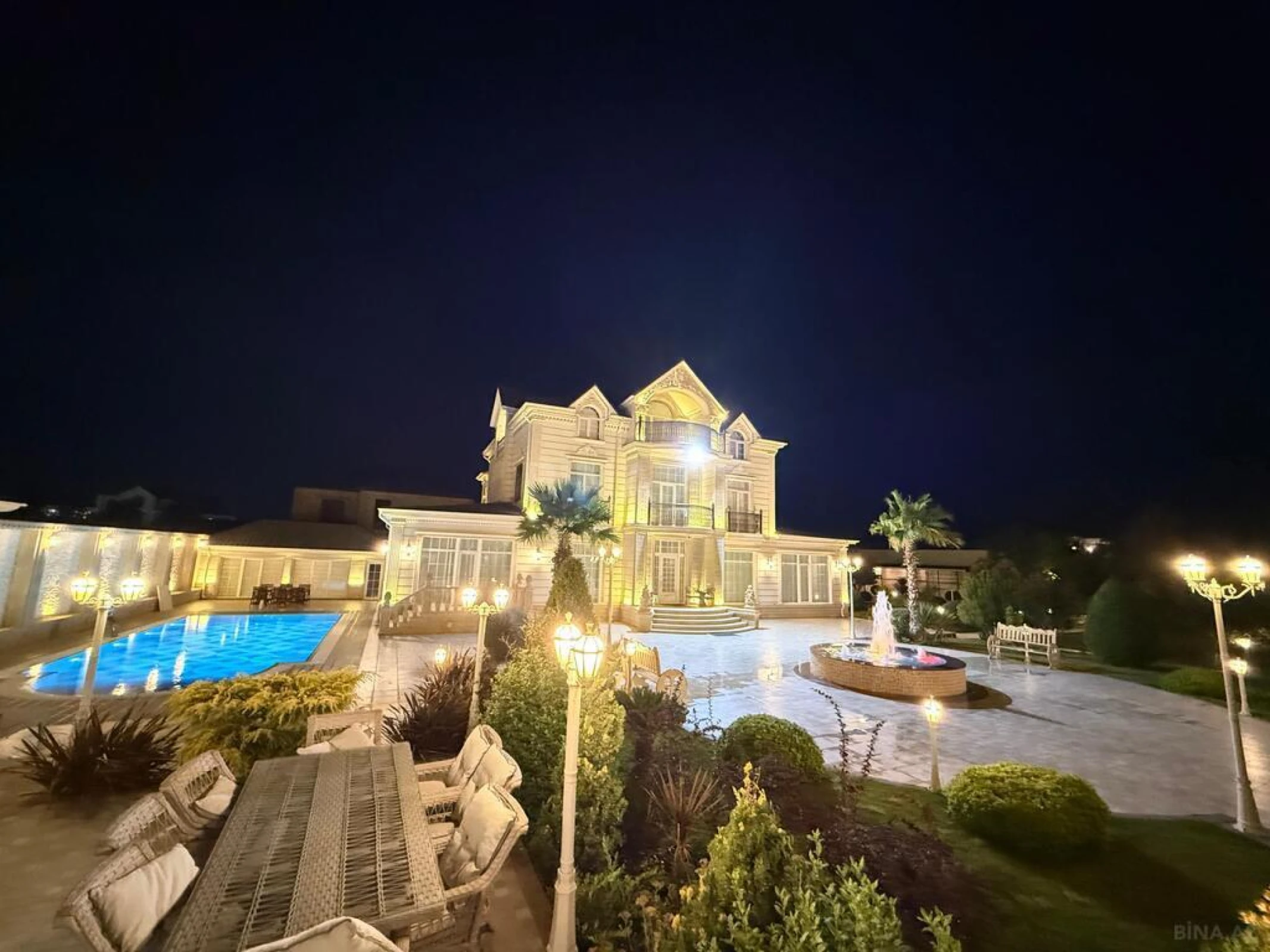 Satılır 7 otaqlı həyət evi 760 m²