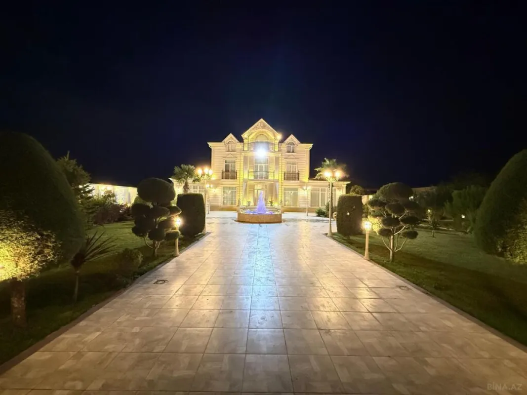 Satılır 7 otaqlı həyət evi 760 m²