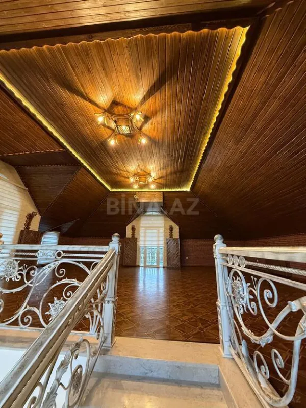 Satılır 7 otaqlı həyət evi 760 m²