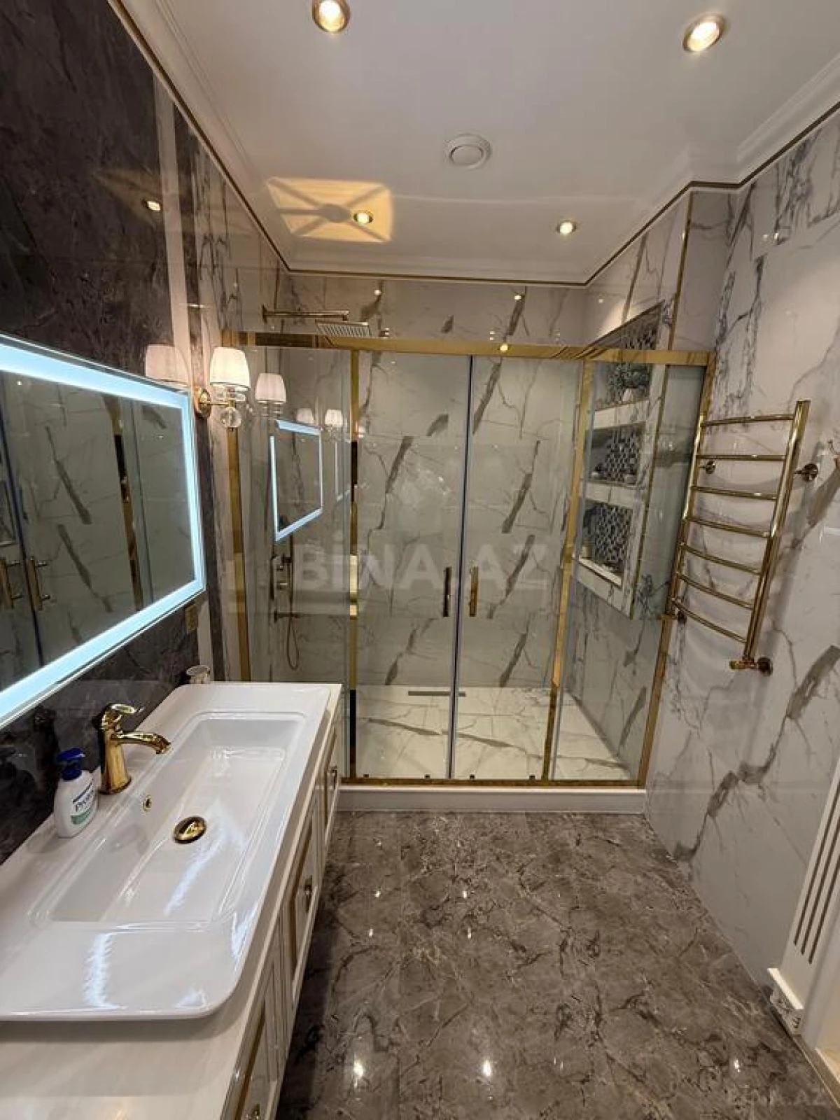 Satılır 7 otaqlı həyət evi 760 m²