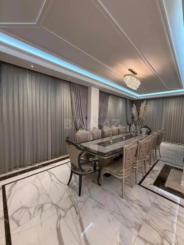 Satılır 7 otaqlı həyət evi 760 m²