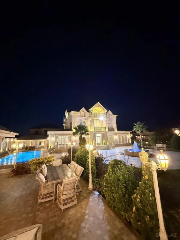 Satılır 7 otaqlı həyət evi 760 m²