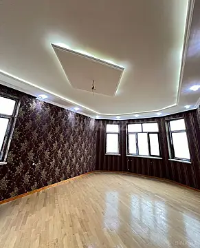 Satılır 5 otaqlı həyət evi 400 m²