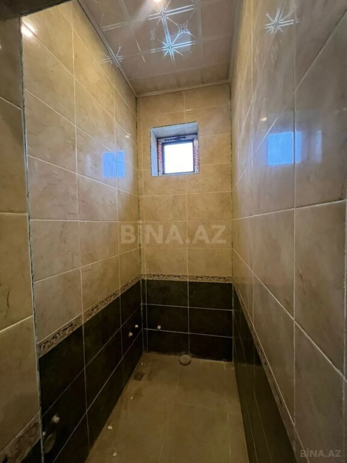 Satılır 5 otaqlı həyət evi 400 m²