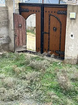 Satılır 5 otaqlı həyət evi 400 m²