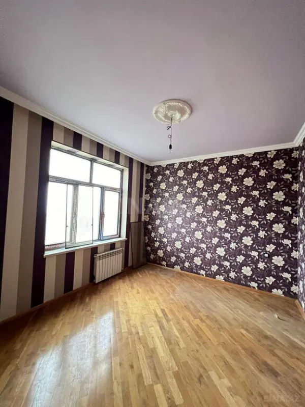Satılır 5 otaqlı həyət evi 400 m²