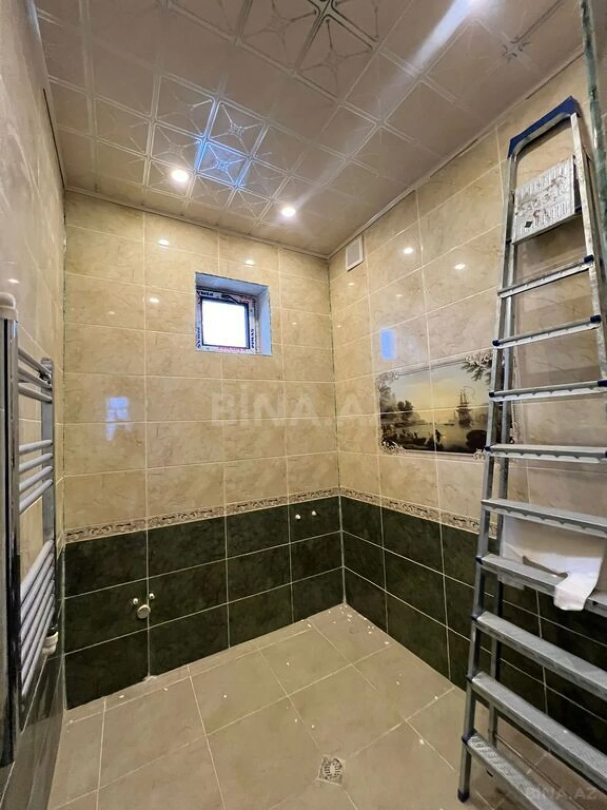 Satılır 5 otaqlı həyət evi 400 m²