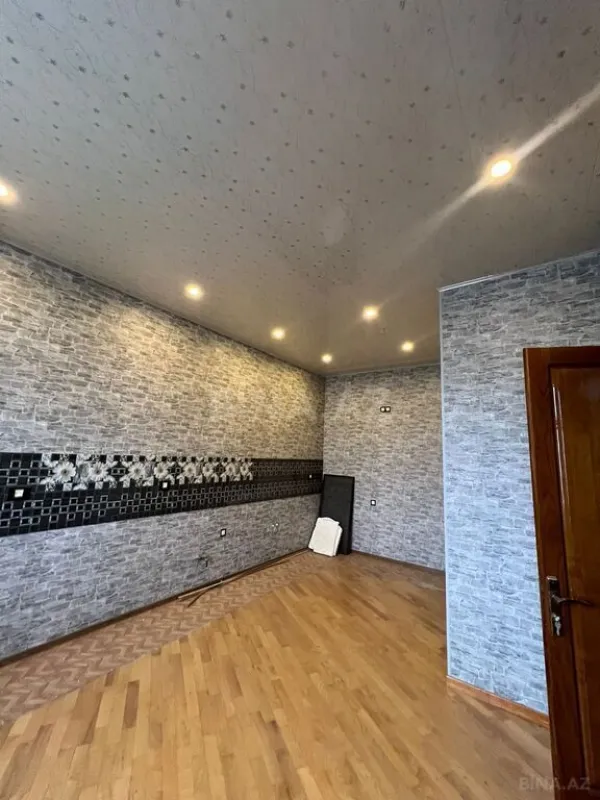Satılır 5 otaqlı həyət evi 400 m²