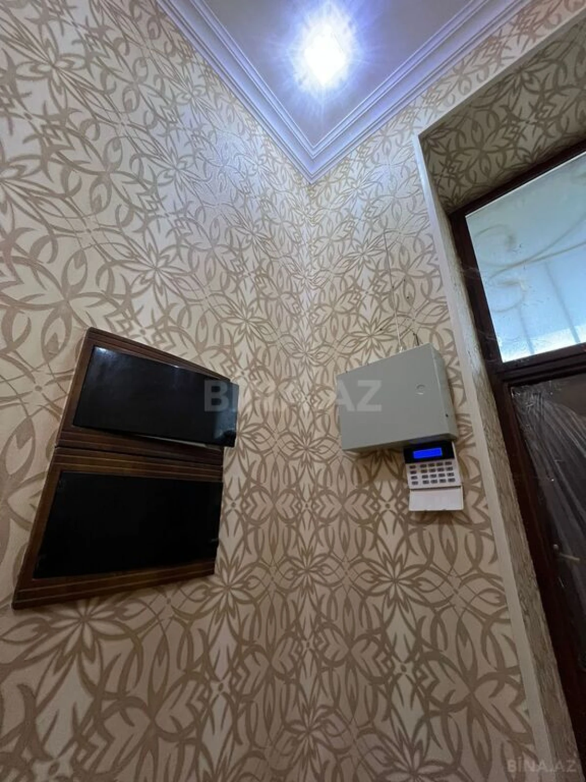 Satılır 5 otaqlı həyət evi 400 m²