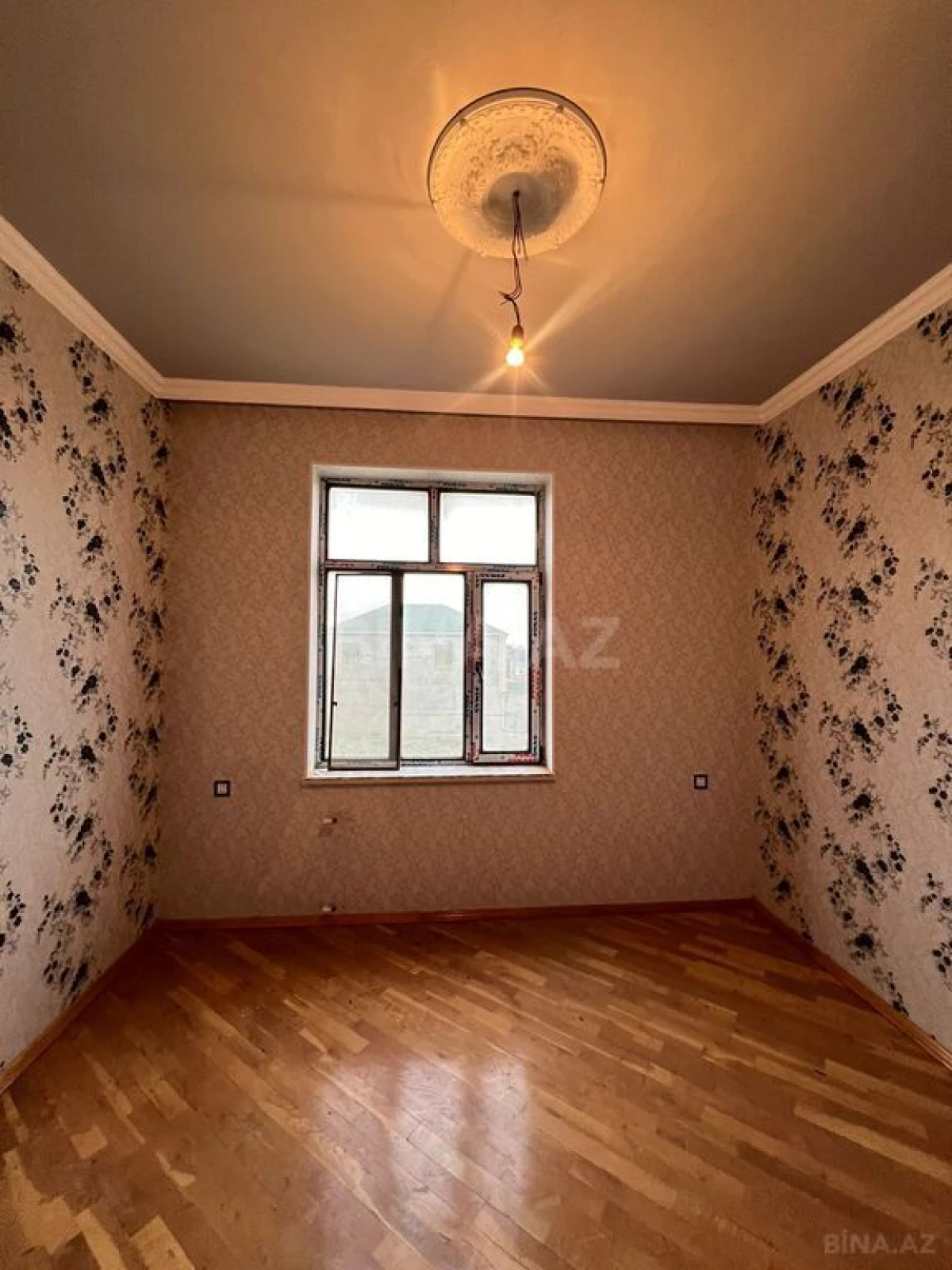 Satılır 5 otaqlı həyət evi 400 m²