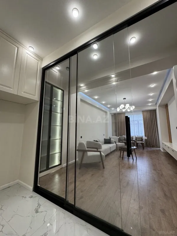 Satılır 3 otaqlı mənzil 107 m²