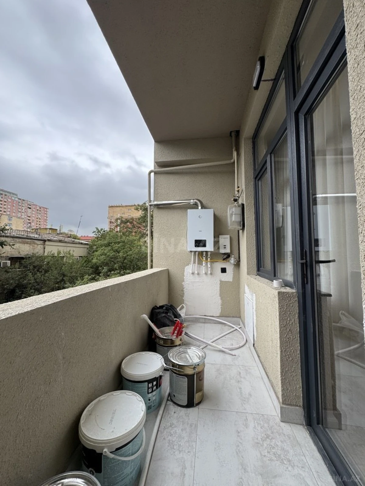 Satılır 3 otaqlı mənzil 107 m²