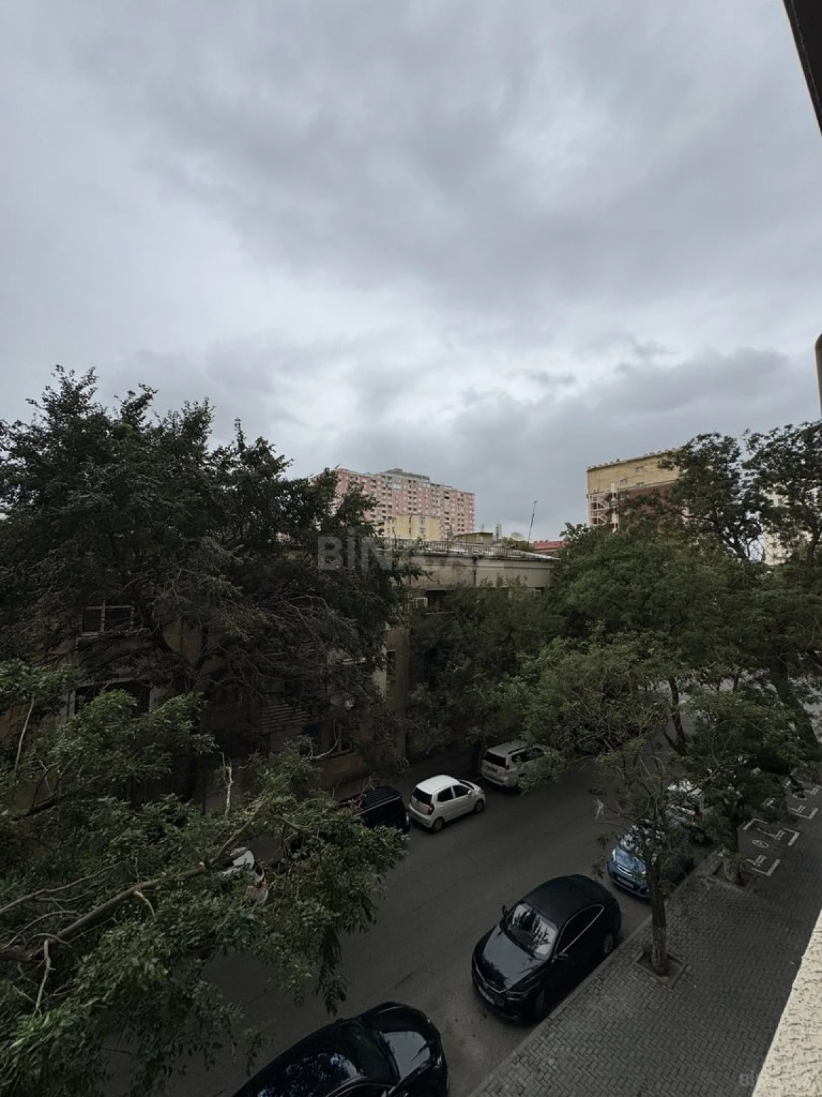 Satılır 3 otaqlı mənzil 107 m²