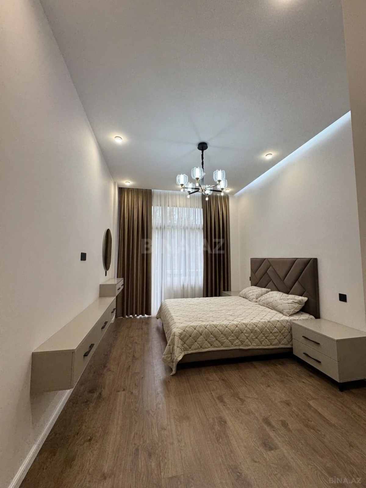 Satılır 3 otaqlı mənzil 107 m²