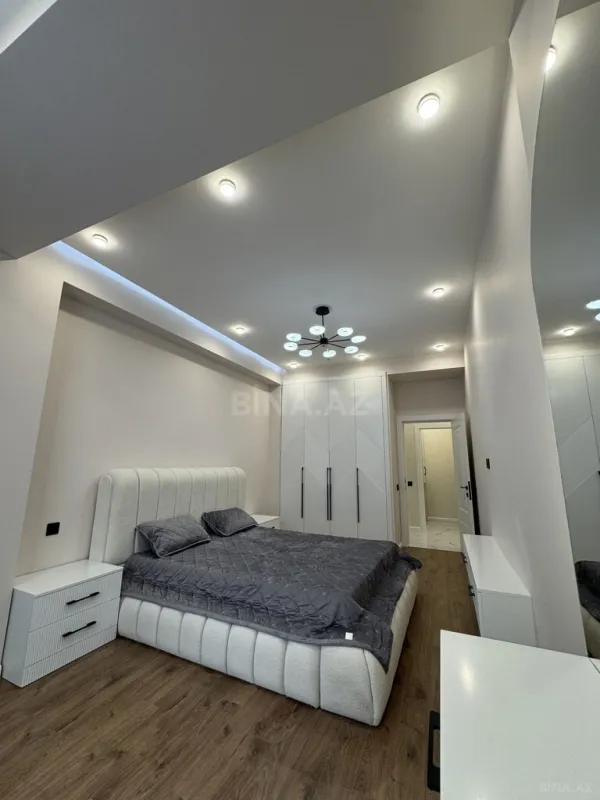 Satılır 3 otaqlı mənzil 107 m²