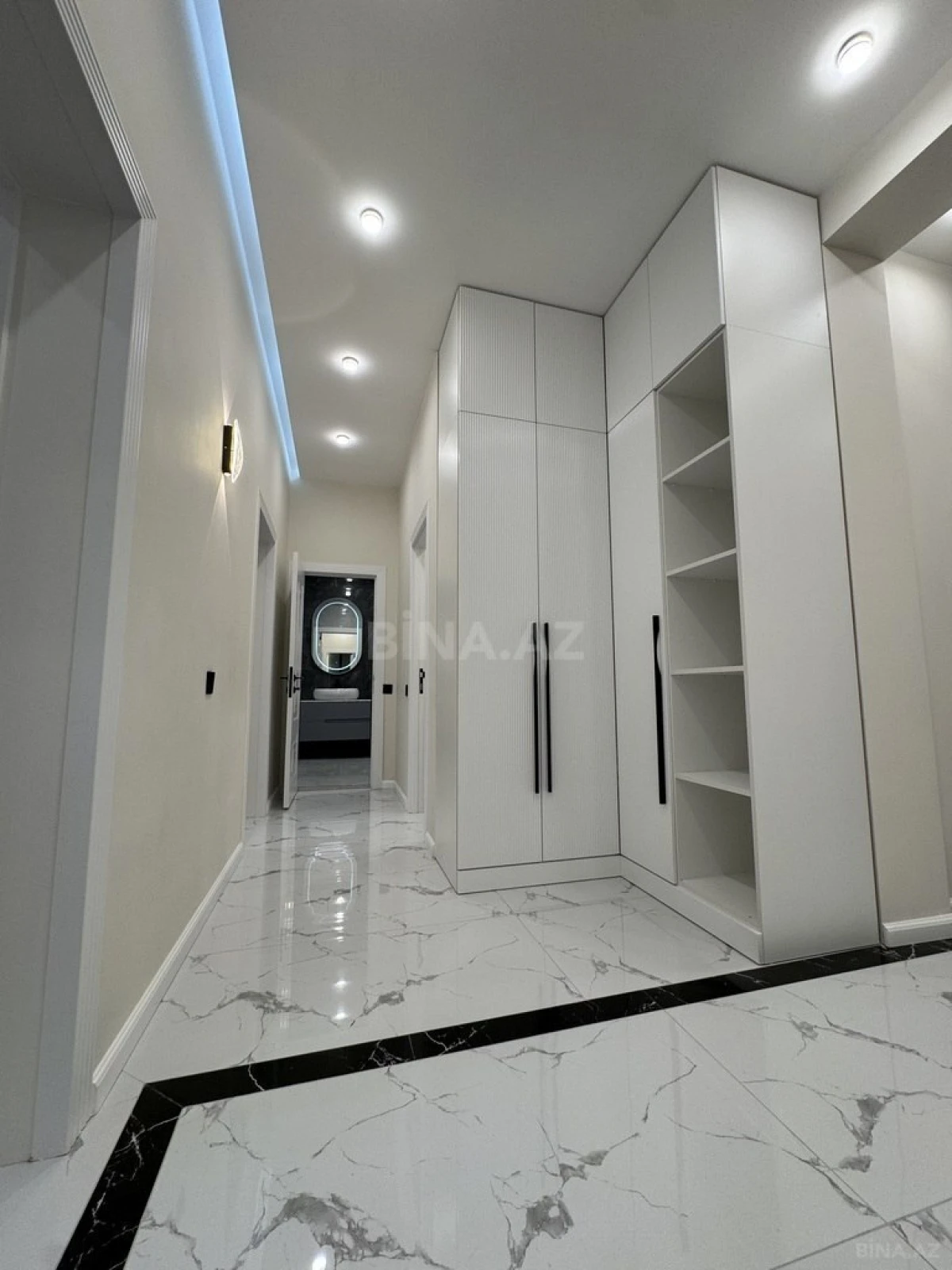 Satılır 3 otaqlı mənzil 107 m²