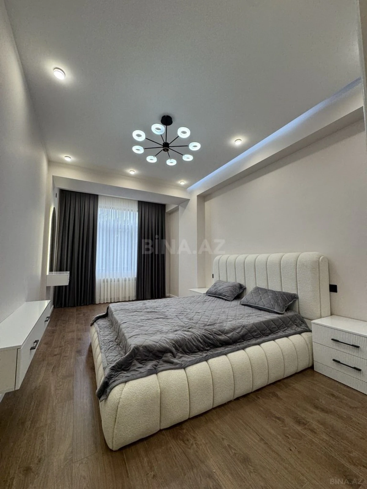 Satılır 3 otaqlı mənzil 107 m²