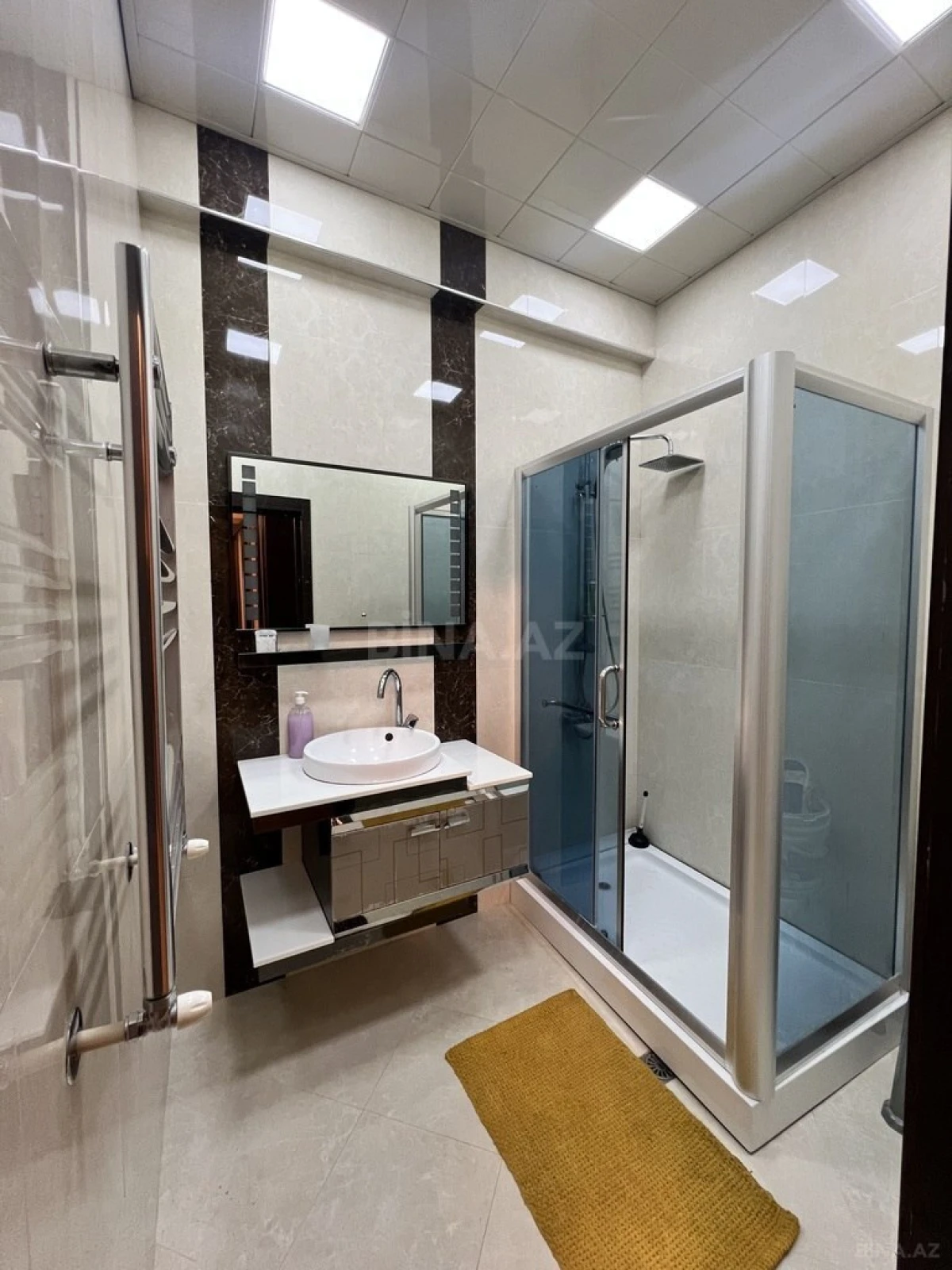 Satılır 3 otaqlı mənzil 145 m²