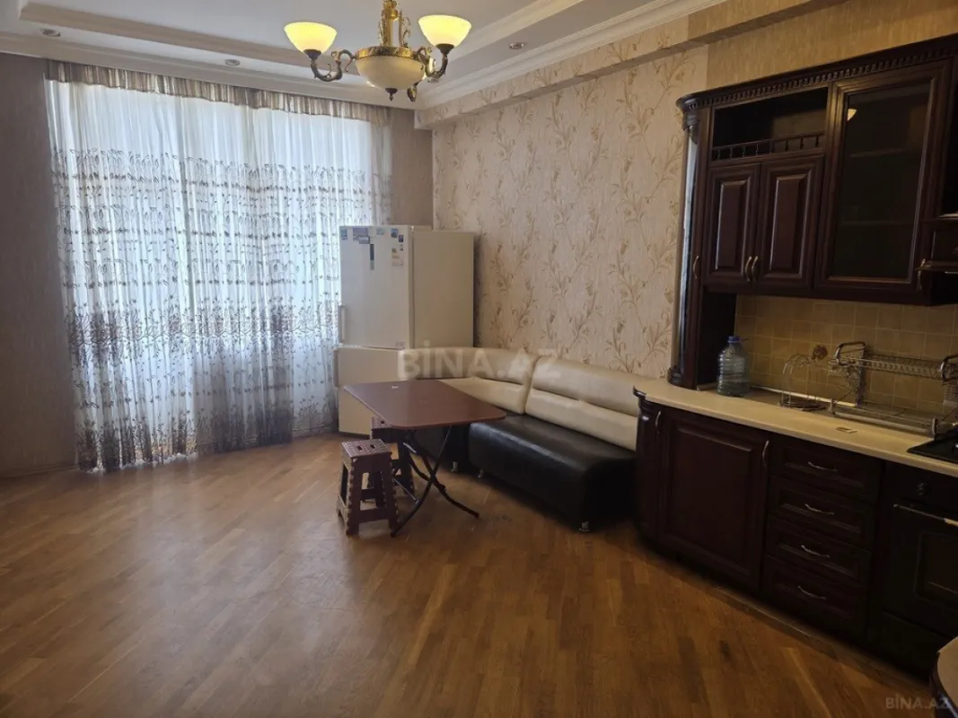 Kirayə verilir 2 otaqlı mənzil 100 m²