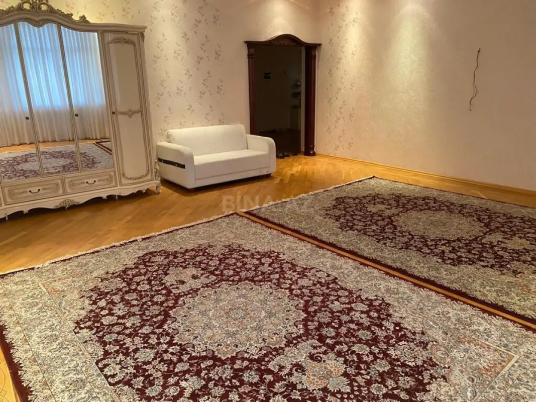 Kirayə verilir 2 otaqlı mənzil 100 m²