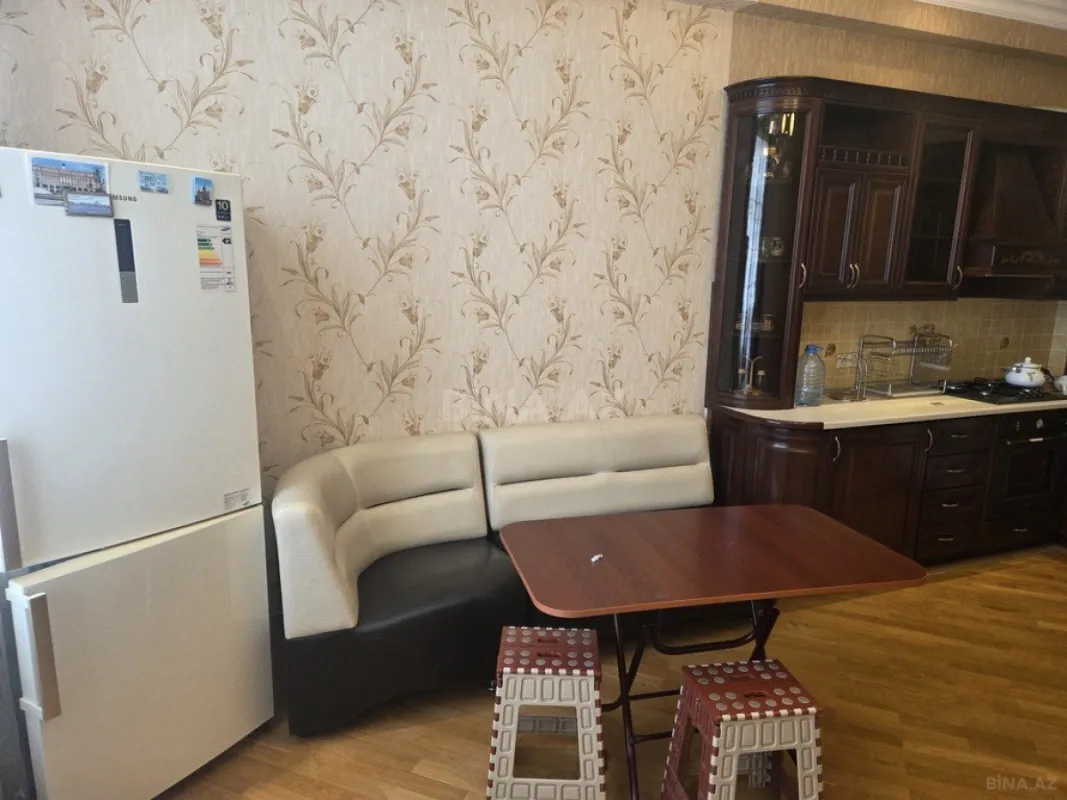 Kirayə verilir 2 otaqlı mənzil 100 m²