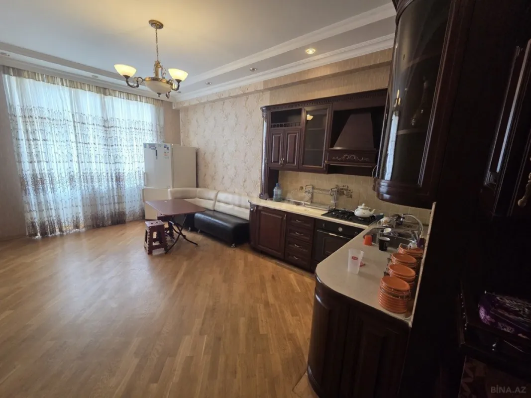 Kirayə verilir 2 otaqlı mənzil 100 m²