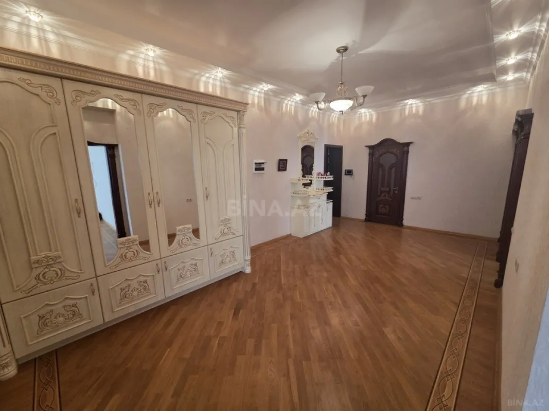 Kirayə verilir 2 otaqlı mənzil 100 m²