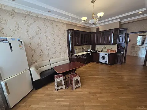 Kirayə verilir 2 otaqlı mənzil 100 m²