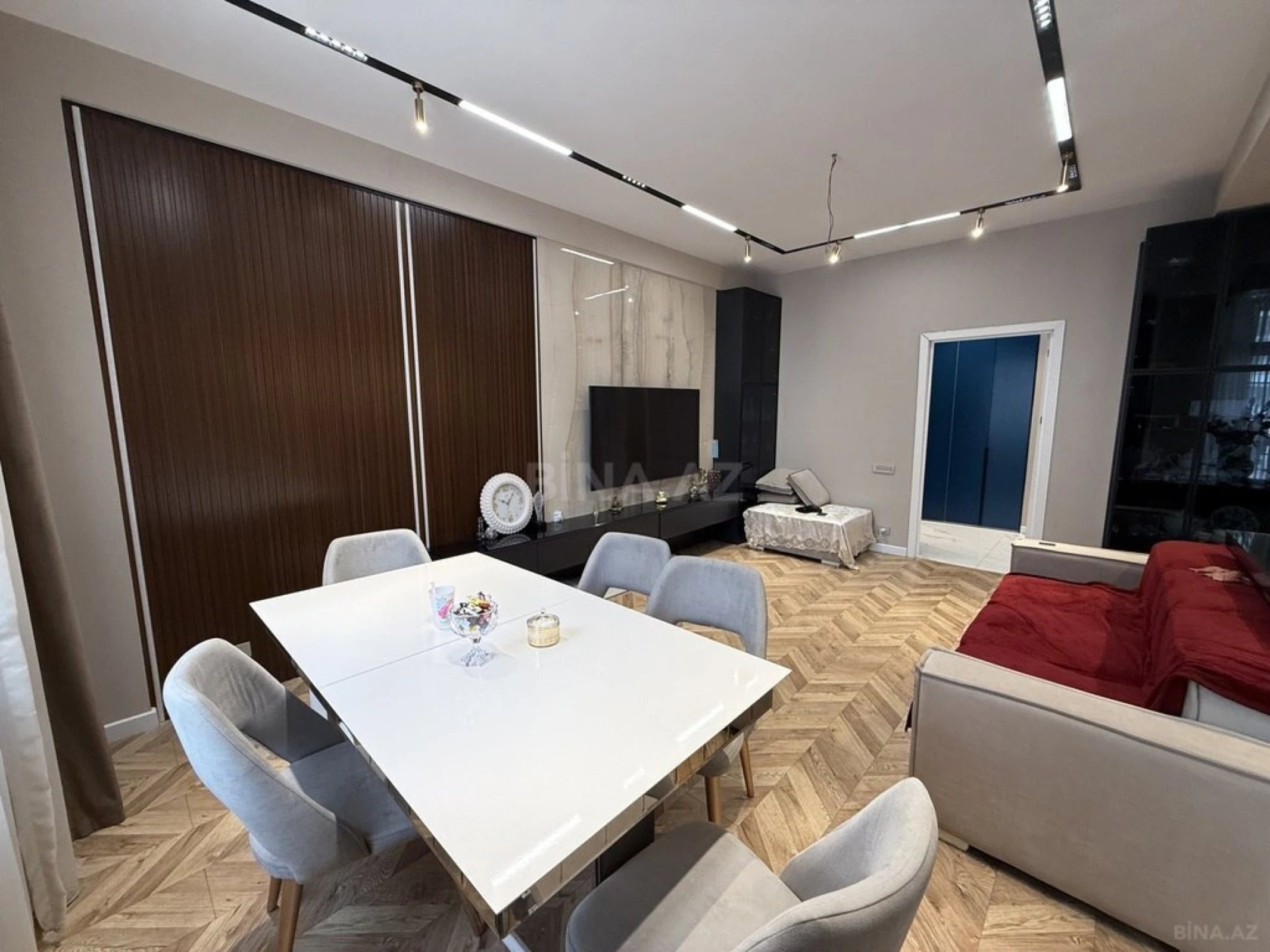 Satılır 3 otaqlı mənzil 120 m²