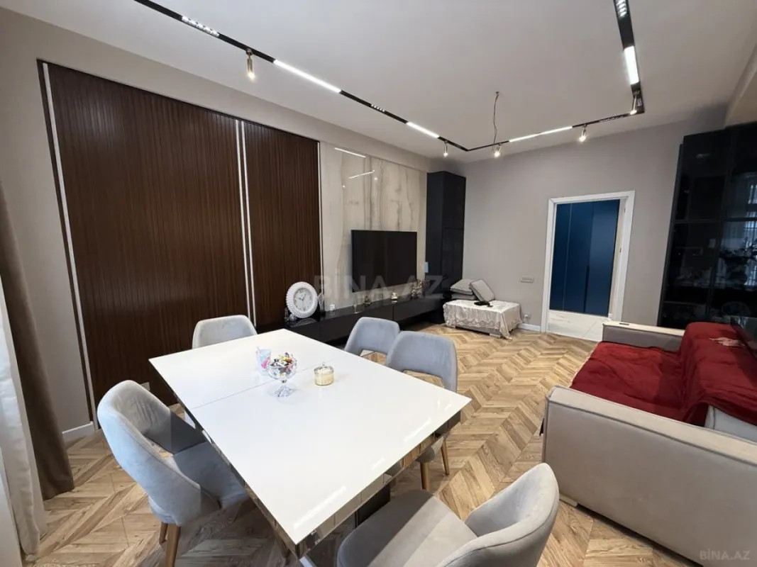 Satılır 3 otaqlı mənzil 120 m²