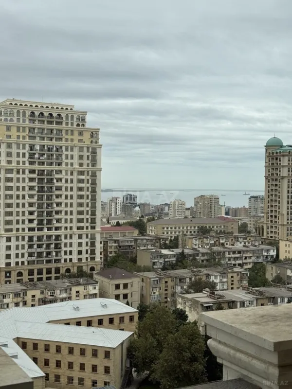 Satılır 3 otaqlı mənzil 120 m²