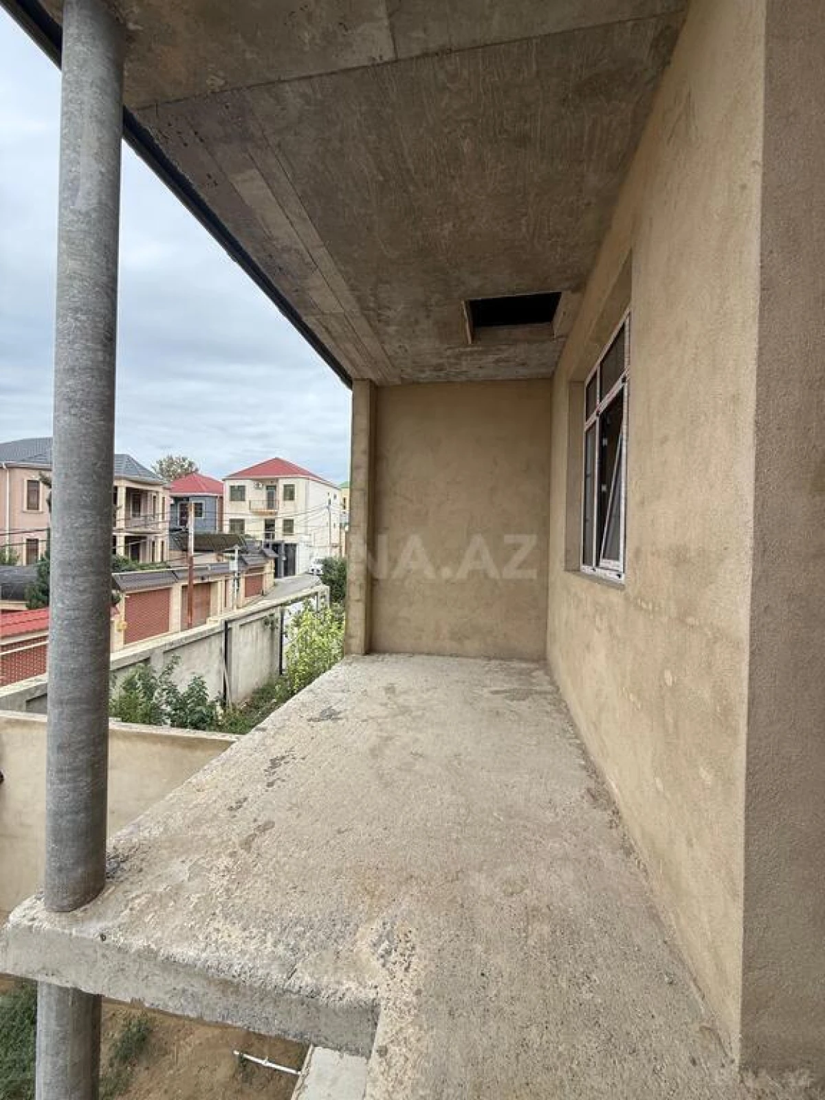 Satılır 5 otaqlı həyət evi 200 m²