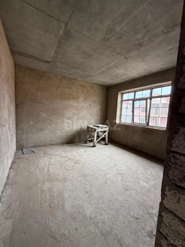 Satılır 5 otaqlı həyət evi 200 m²