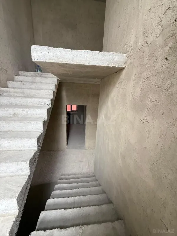 Satılır 5 otaqlı həyət evi 200 m²