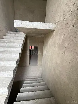 Satılır 5 otaqlı həyət evi 200 m²