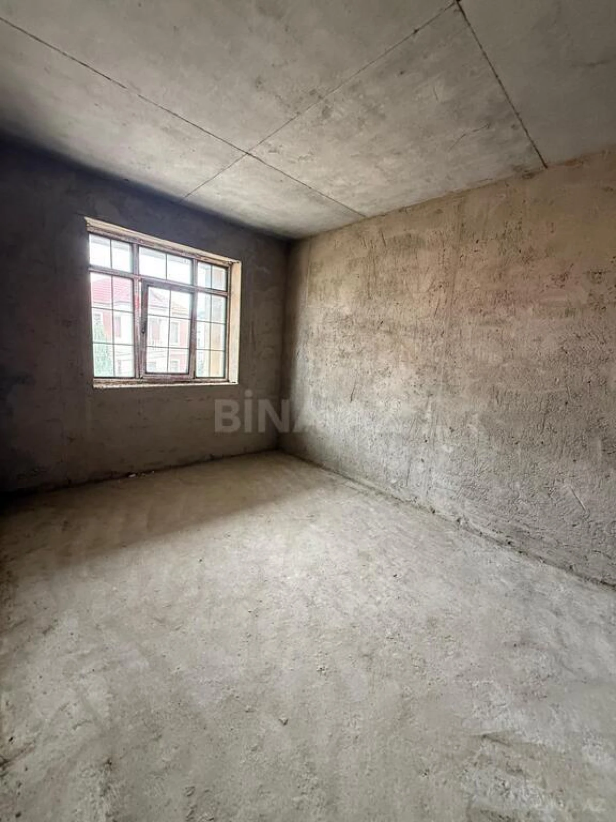 Satılır 5 otaqlı həyət evi 200 m²