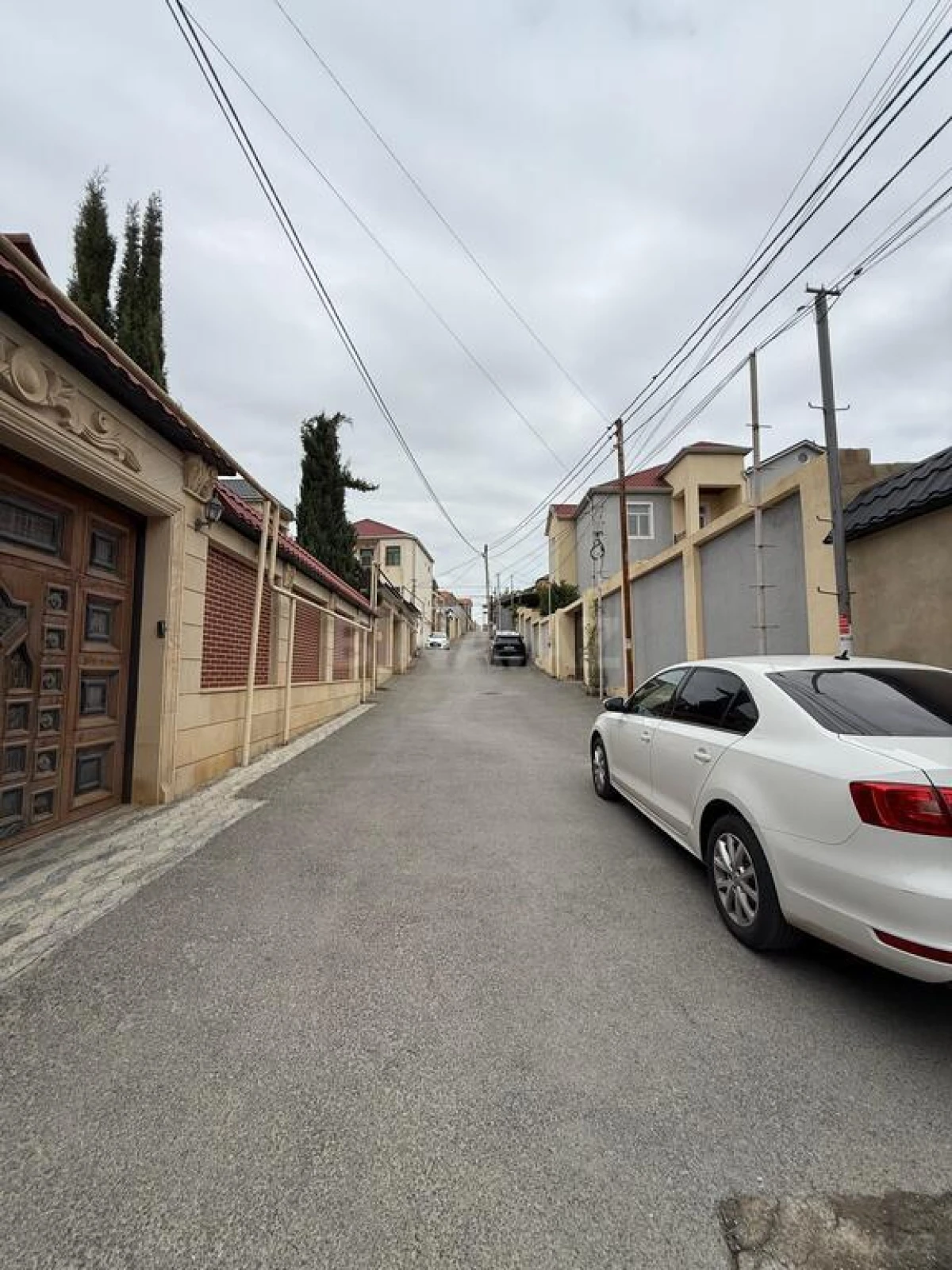 Satılır 5 otaqlı həyət evi 200 m²