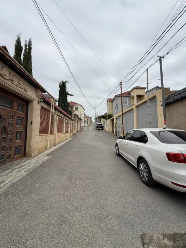 Satılır 5 otaqlı həyət evi 200 m²