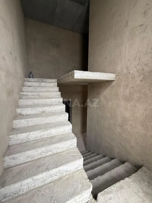 Satılır 5 otaqlı həyət evi 200 m²