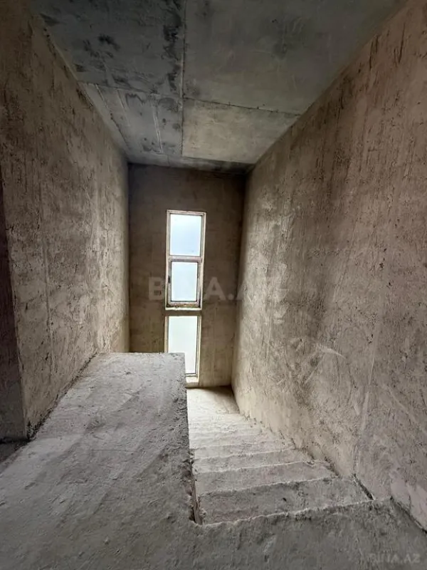 Satılır 5 otaqlı həyət evi 200 m²