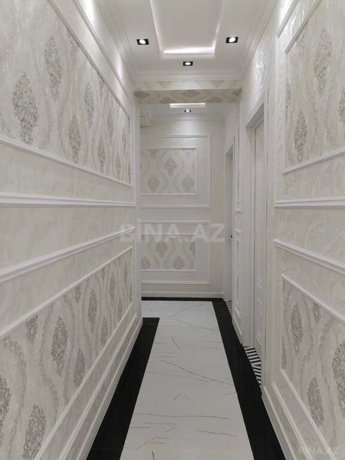 Satılır 3 otaqlı mənzil 160 m²