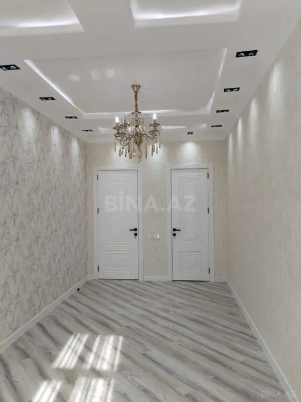Satılır 3 otaqlı mənzil 160 m²