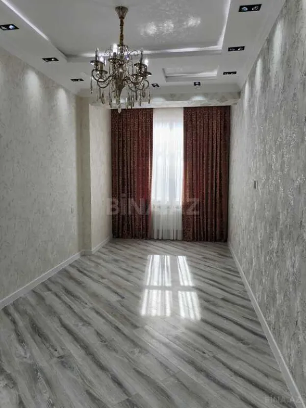 Satılır 3 otaqlı mənzil 160 m²