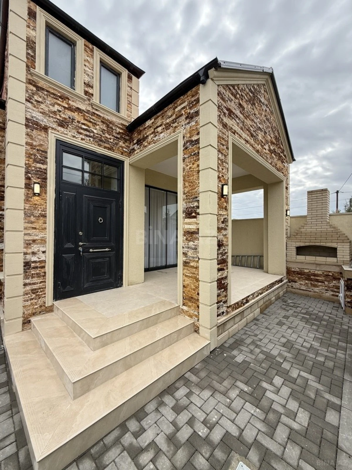 Satılır 4 otaqlı həyət evi 140 m²