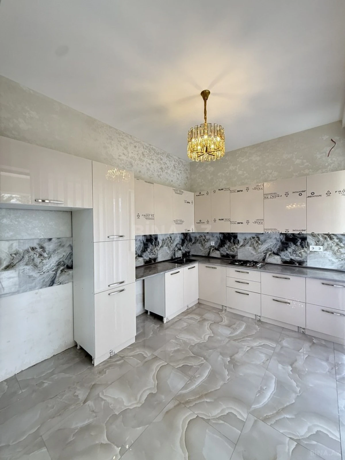 Satılır 4 otaqlı həyət evi 140 m²