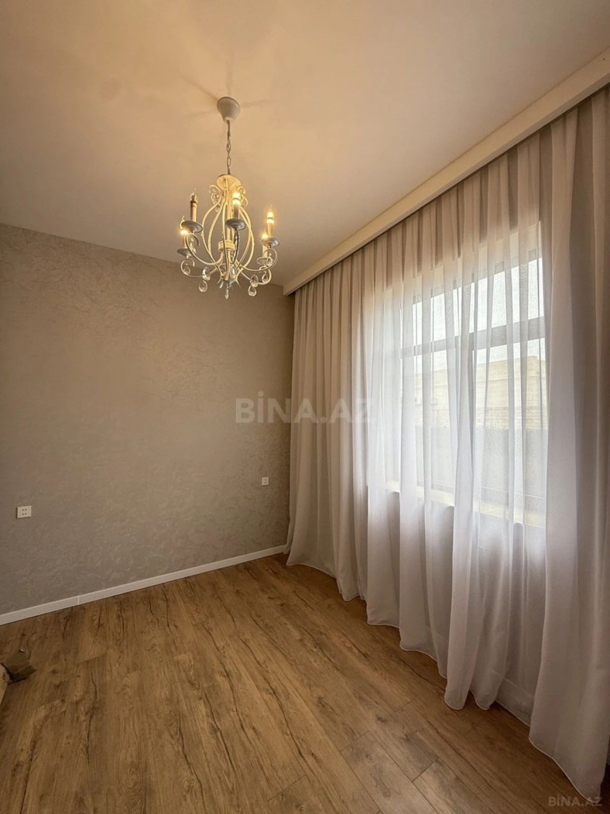 Satılır 4 otaqlı həyət evi 140 m²