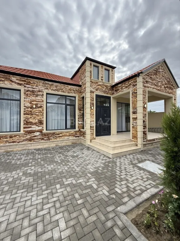 Satılır 4 otaqlı həyət evi 140 m²