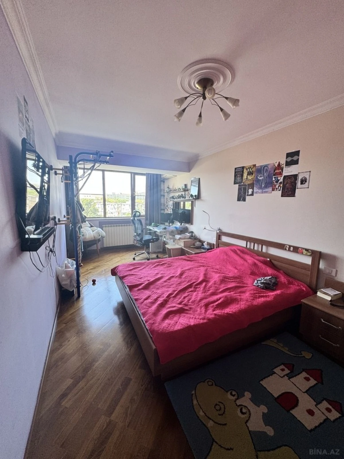 Satılır 4 otaqlı mənzil 147 m²