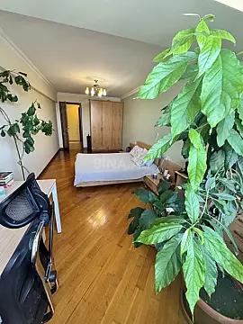 Satılır 4 otaqlı mənzil 147 m²