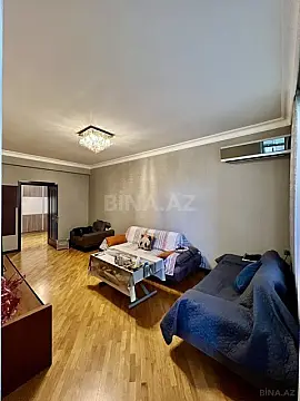 Satılır 3 otaqlı mənzil 135 m²